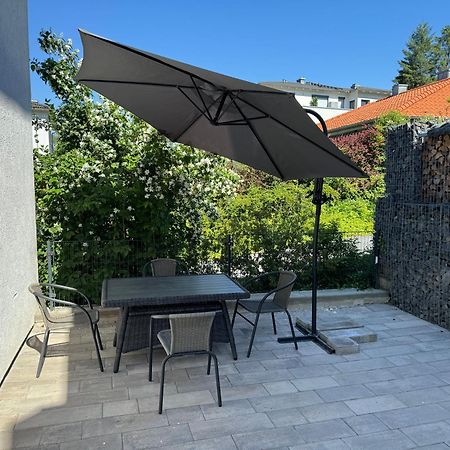Ferienwohnung "Sorgenfrei" In Coburg ! - Im Eg Mit Privatparkplatz & Balkon ภายนอก รูปภาพ